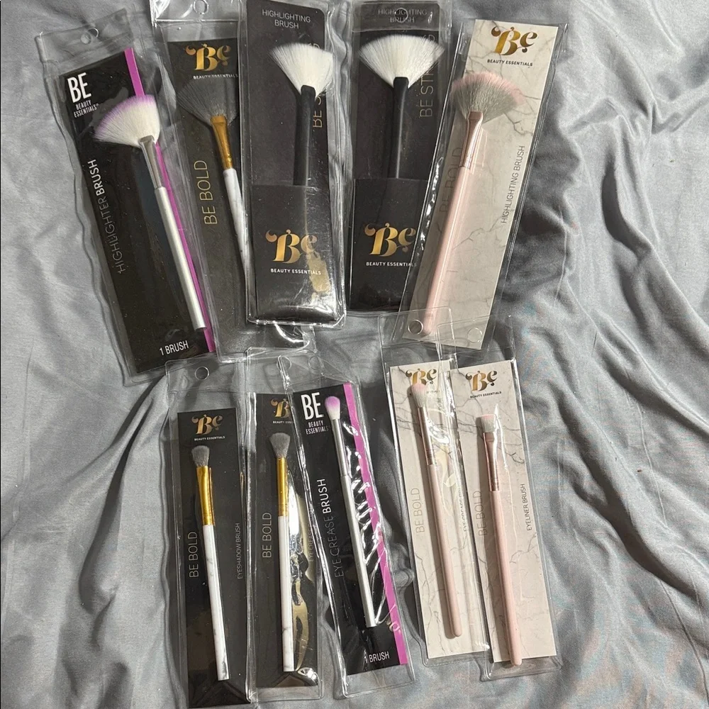 Makeup Brush Collection - Black, White, Pink, Gold